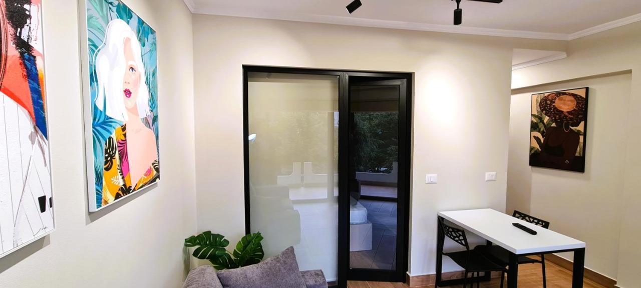 2V1 - Center Apartment 1 Tiranë Ngoại thất bức ảnh