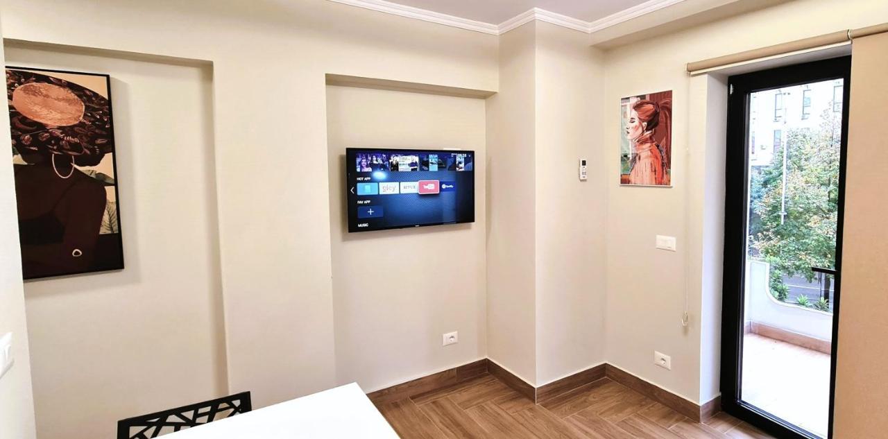 2V1 - Center Apartment 1 Tiranë Ngoại thất bức ảnh
