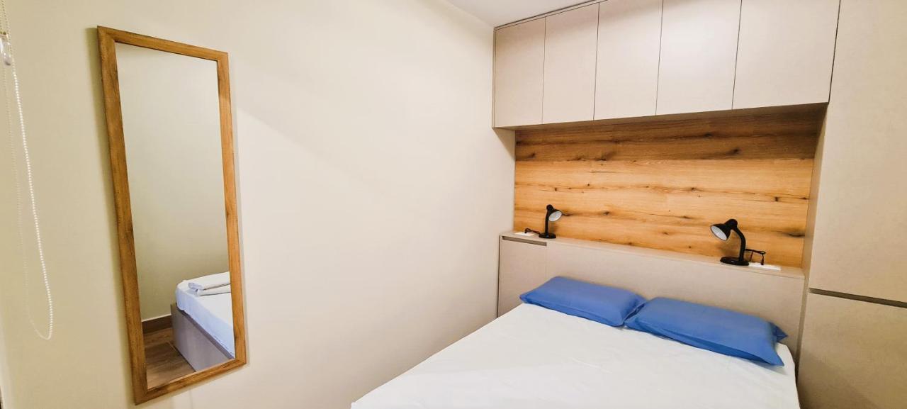 2V1 - Center Apartment 1 Tiranë Ngoại thất bức ảnh