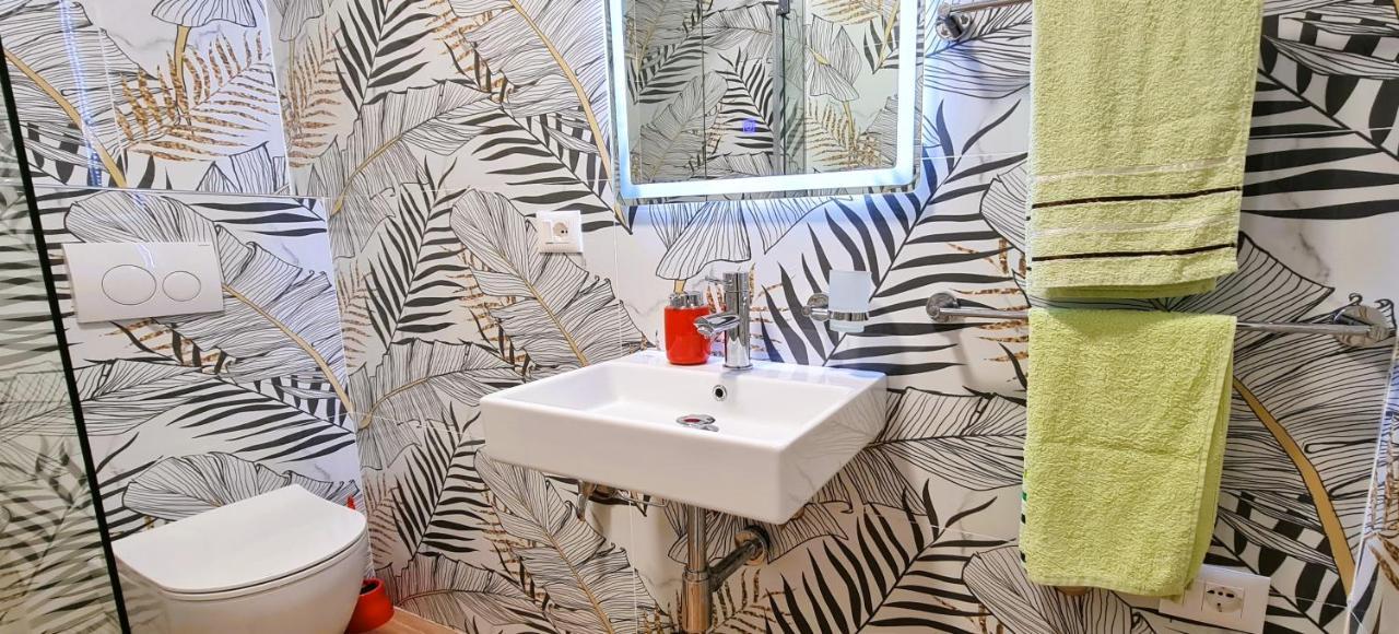 2V1 - Center Apartment 1 Tiranë Ngoại thất bức ảnh