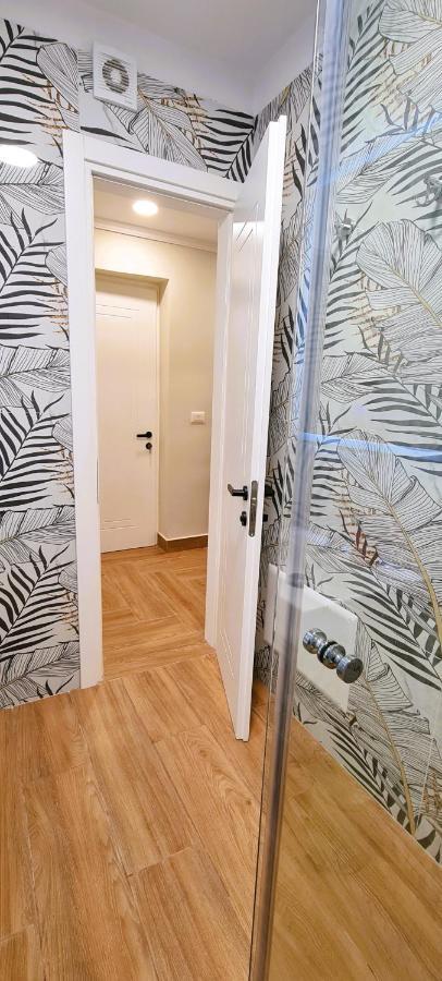 2V1 - Center Apartment 1 Tiranë Ngoại thất bức ảnh